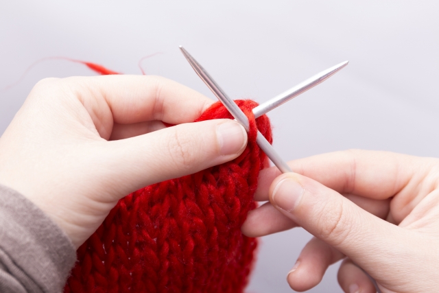 ビギナー編】かぎ針編み、棒針編みってどう違うんですか？ | もんぱぴ 